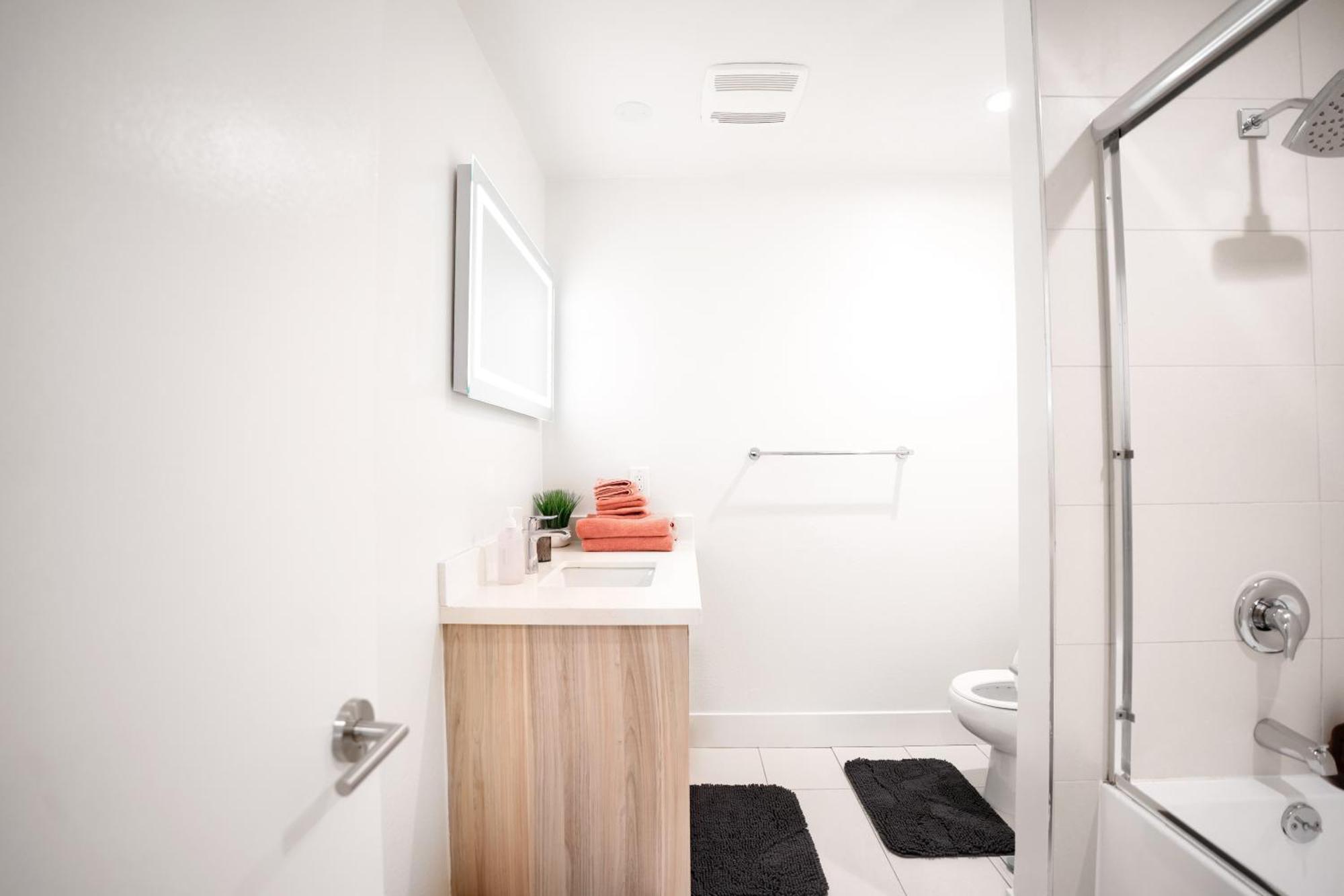 Pacific Pearl 2 Bed With Free Parking In Santa Monica Apartment *